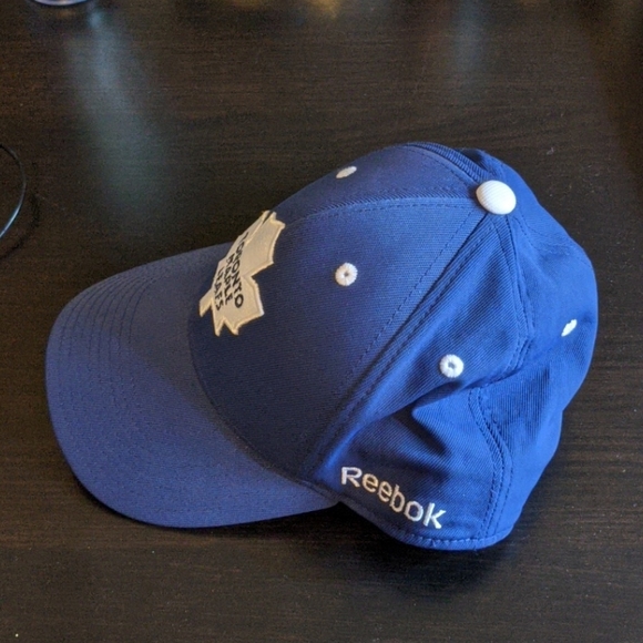 REEBOK NHL Toronto Maple Leafs Flex Fit Cap - Picture 2 of 5